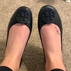 TORY BURCH Black MINNIE TRAVEL BALLET FLAT, LEATHER